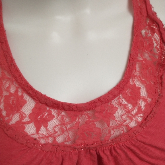 Vanity Sleevless Top - Picture 6 of 7